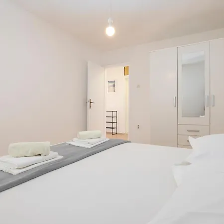 Nevenka Apartment Makarska